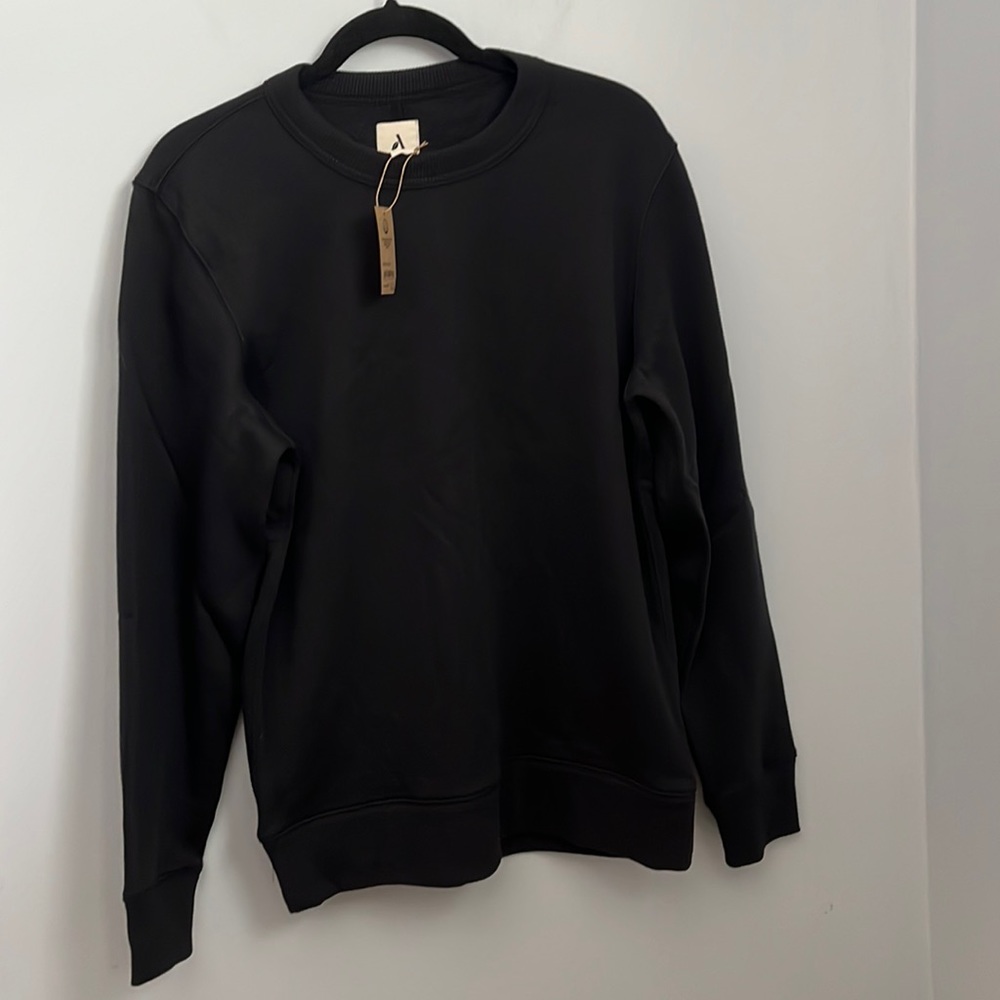 Amazon Essentials Men’s Black Long Sleeve CrewNeck Sweater